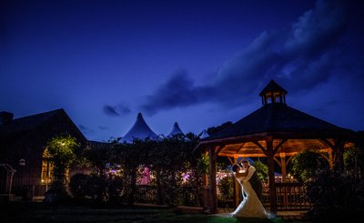 night wedding photos at Zukas Hilltop Barn