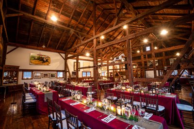 barn-reception-decor-riverside-farm-vermont