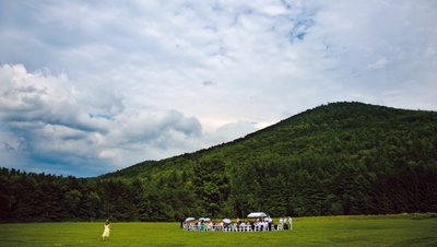 outdoor-mountain-ceremony-riverside-farm-vermont