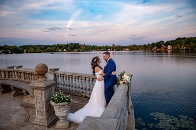 grand-view-mendon-wedding-couple-by-lake