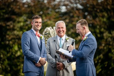 Humerous moment at a ceremony at Elm Bank wedding