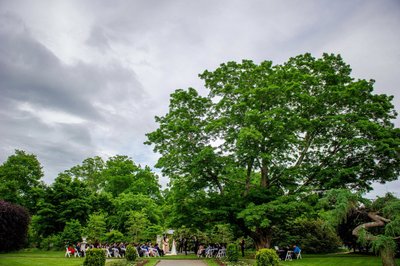 Elm Bank weddings with lush greenery creating the perfect wedding backdrop