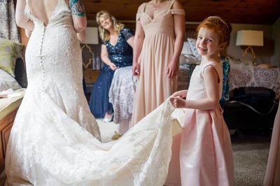 Getting ready with cute flower girl – Fern Hill Barn suite