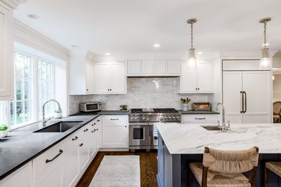 Classic white kitchen with breakfast bar seating