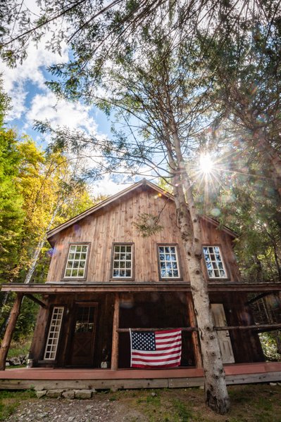 barn-exterior-wedding-riverside-farm-vermont