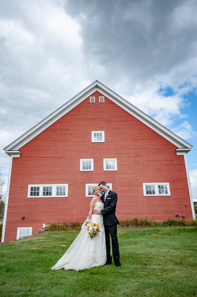 red-barn-wedding-riverside-farm-vermont