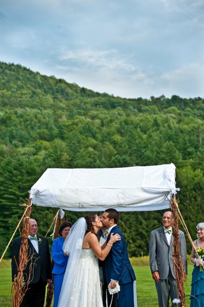 outdoor-ceremony-vermont-riverside-farm-wedding