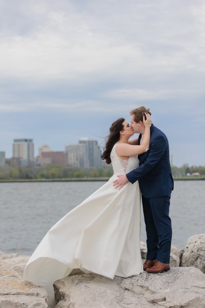 Modern Milwaukee Lakefront Wedding Photos