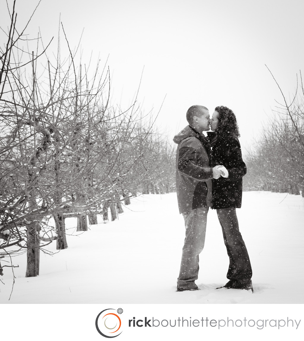 LONDONDERRY NH ENGAGEMENT PHOTOGRAPHY