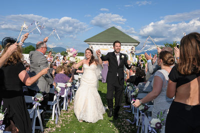 JUST MARRIED - MOUNTAIN VIEW GRAND RESORT WEDDING