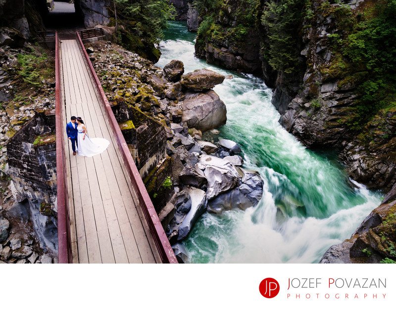 Othello Tunnels Wedding Bride Groom Photography in Wild