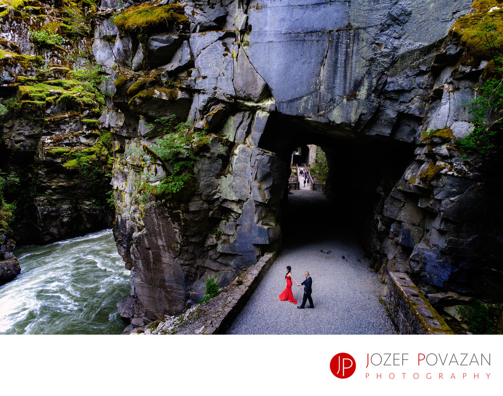Othello Tunnels Engagement Red Dress Pre Wedding shoot
