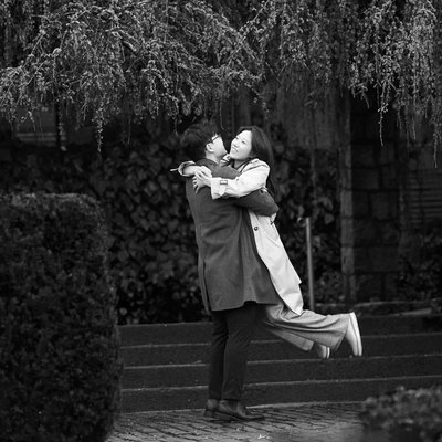 VanDusen Botanical Garden rainy engagement proposal