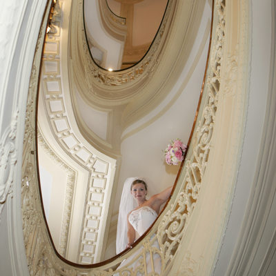 Hyatt at the Bellevue: Philadelphia Bride on Oval Staircase