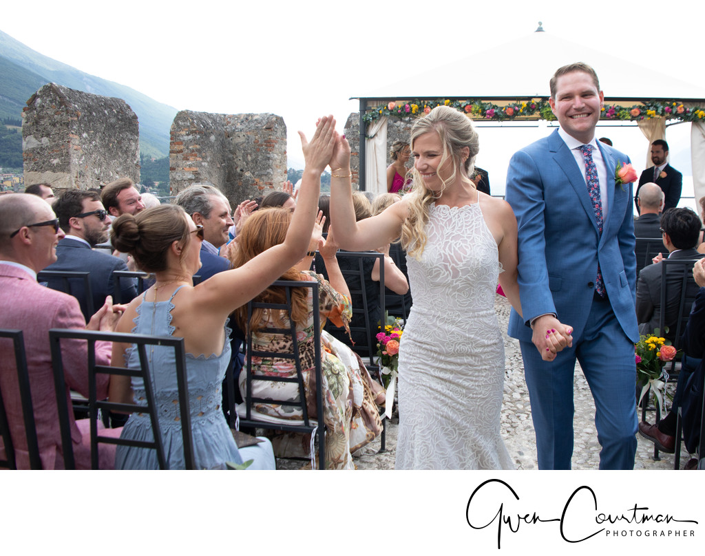 Hi 5 down the aisle, wedding in Italy.