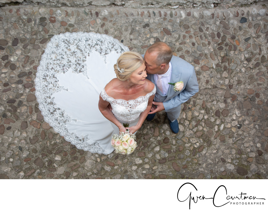 Mature wedding photography in Italy.