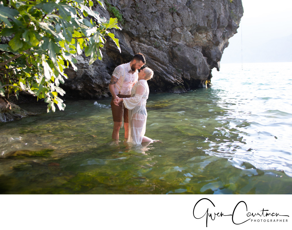 Emma and Tom, kissing in the Lake, Malcesine , Italy