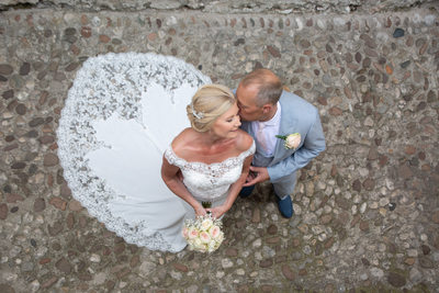 Mature wedding photography in Italy.