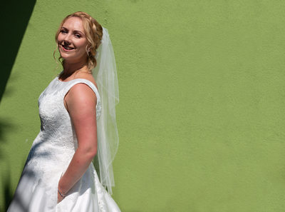 Bride by a green wall, Malcesine