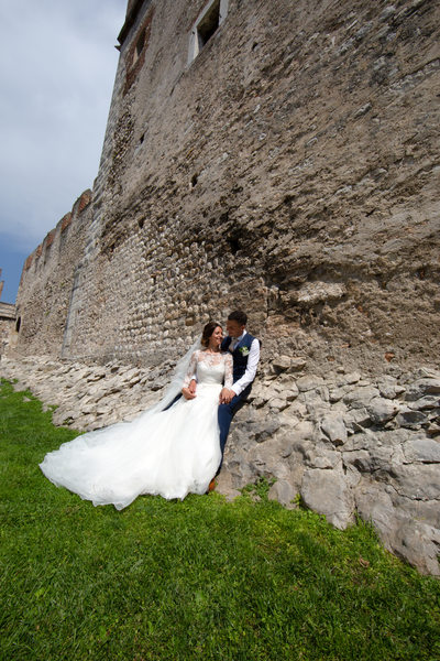 Wedding photos in Malcesine Castle Grounds.