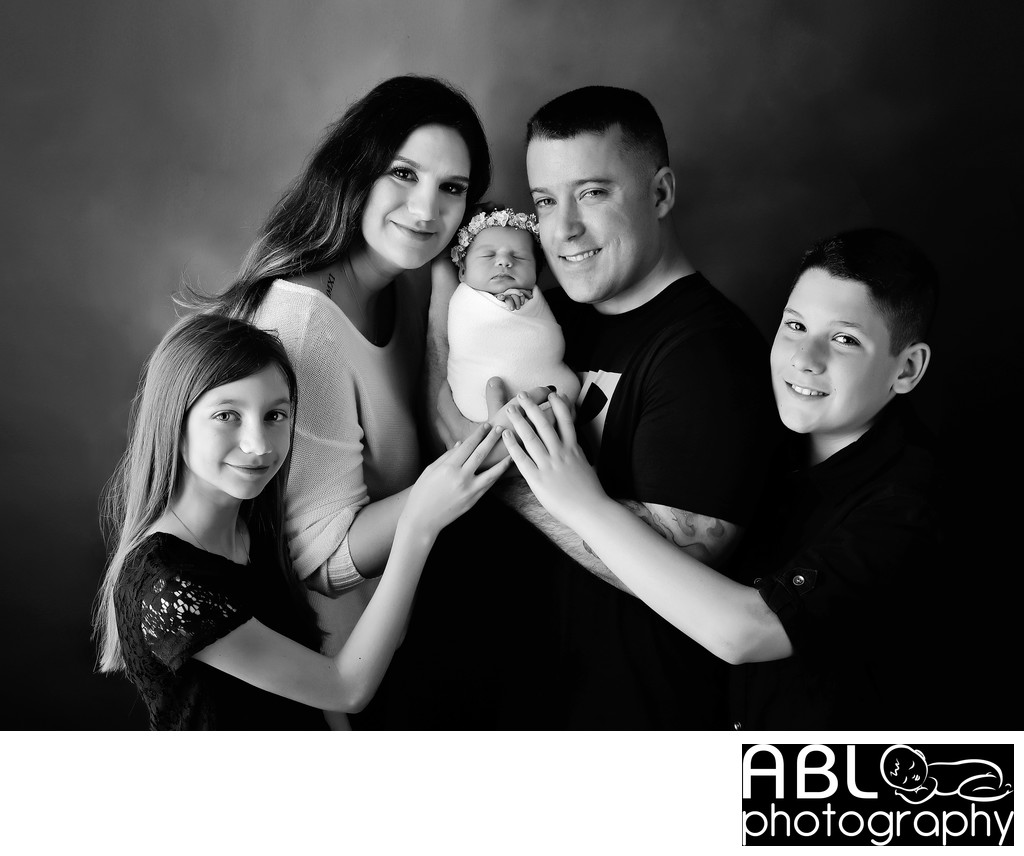 San Diego family photographer with a family of five