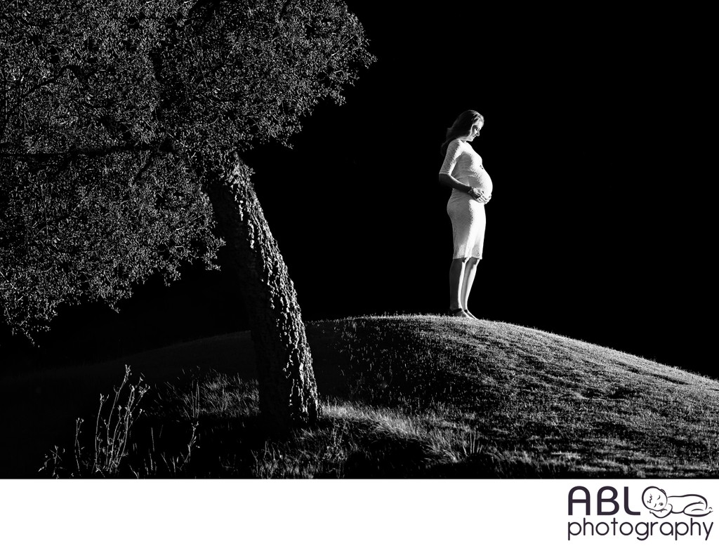 Black and white maternity photography in San Diego, CA