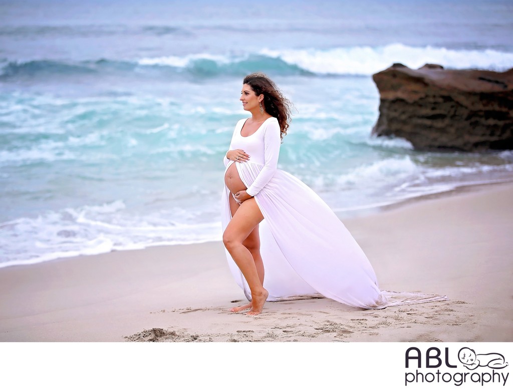 beach maternity in white dress