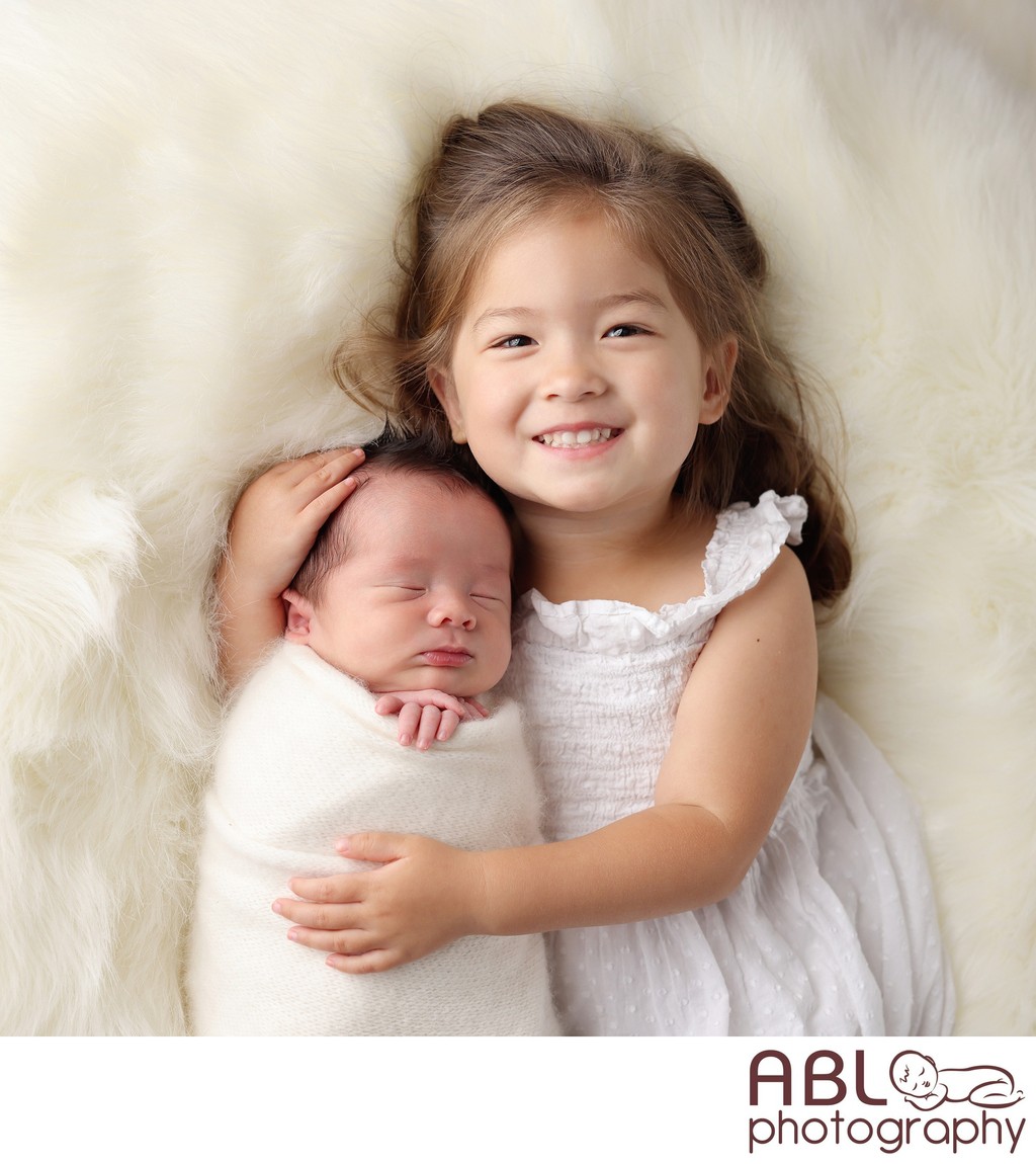 San Diego newborn photography with siblings