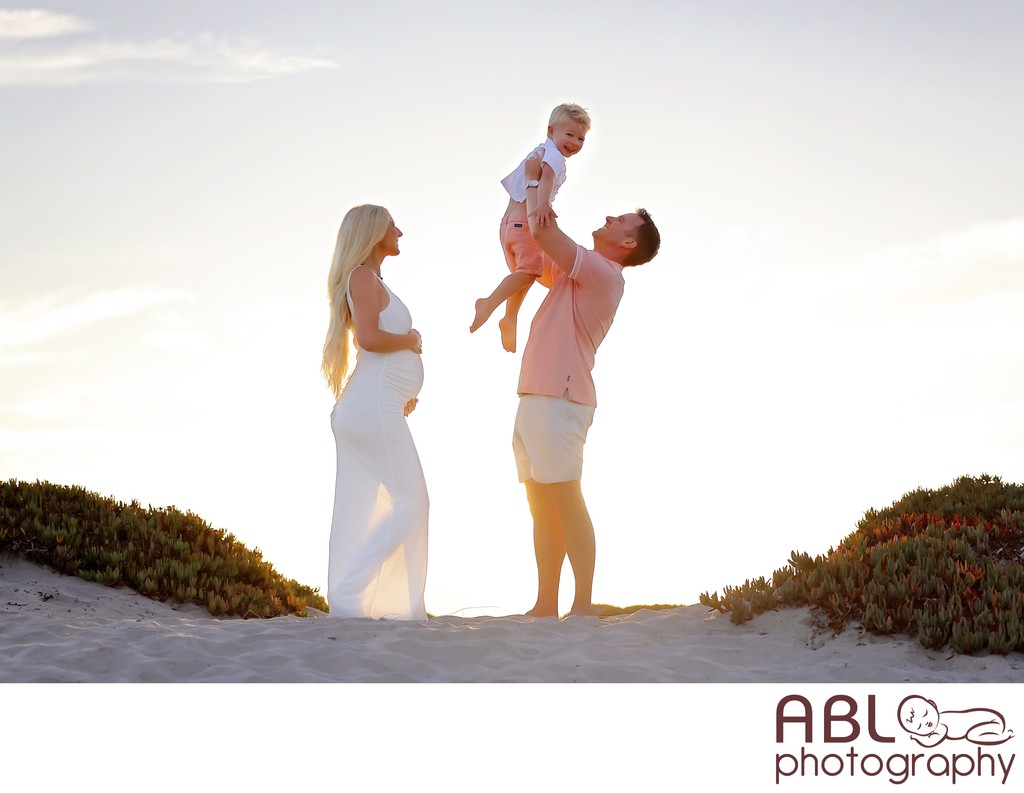 San Diego maternity photographer beach