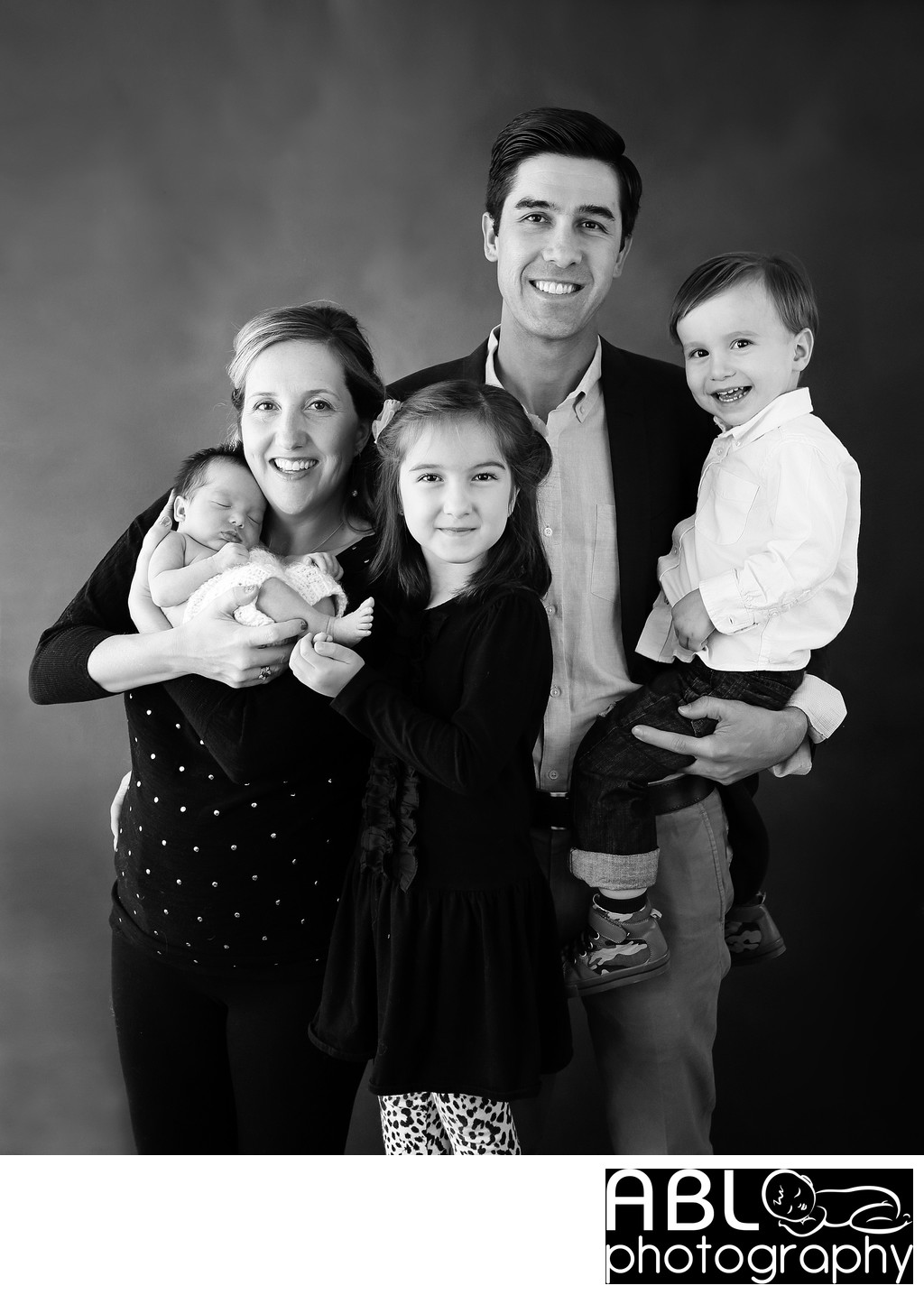 San Diego family photographer black and white family of 5