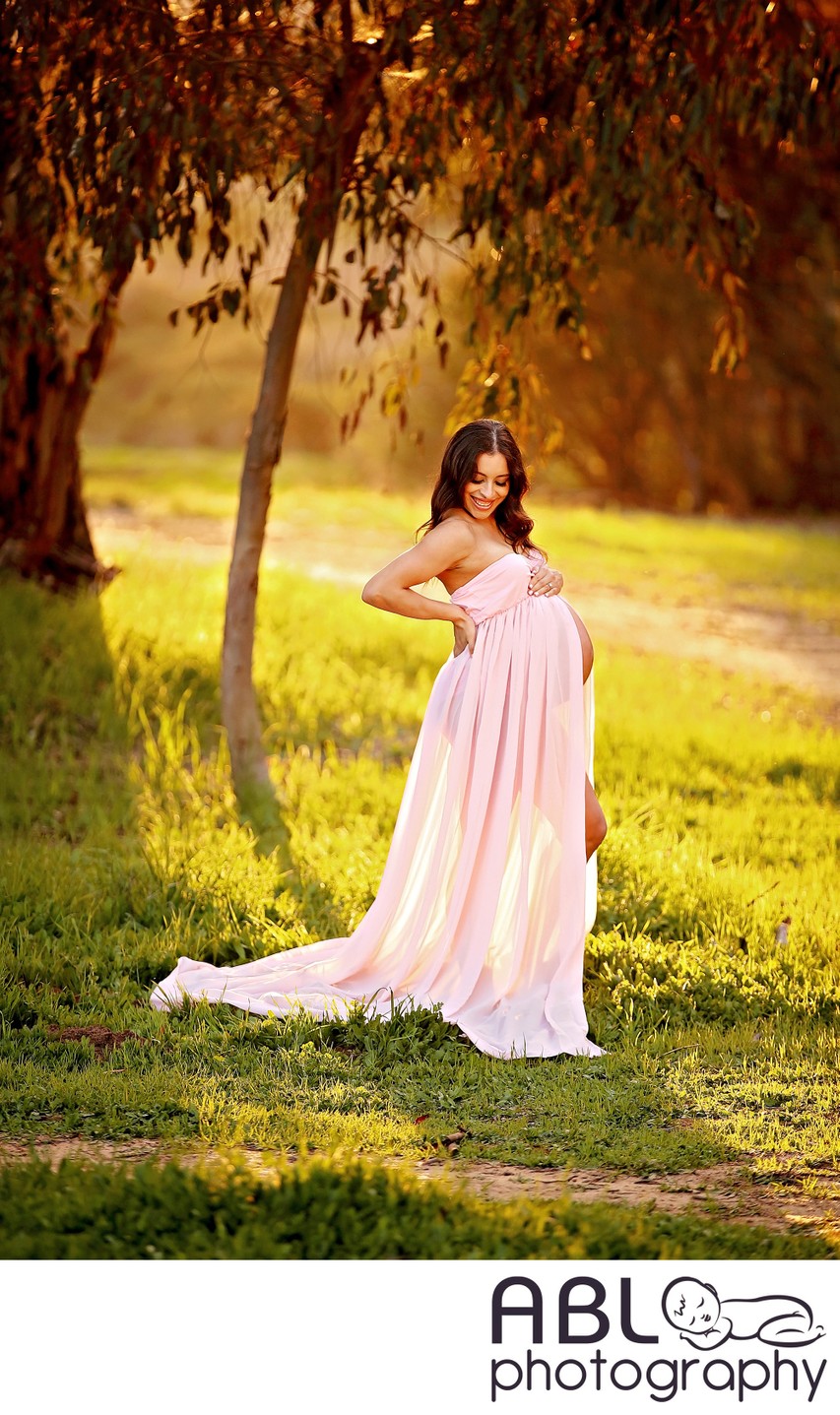 San Diego maternity photos with dramatic lighting