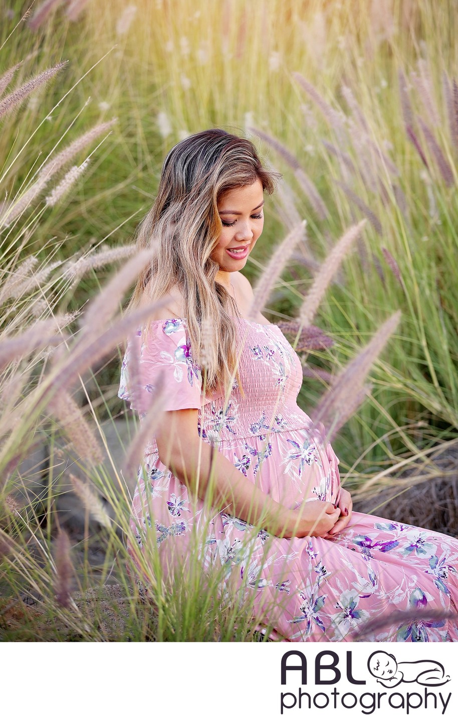 San Diego maternity photos in pampas grass