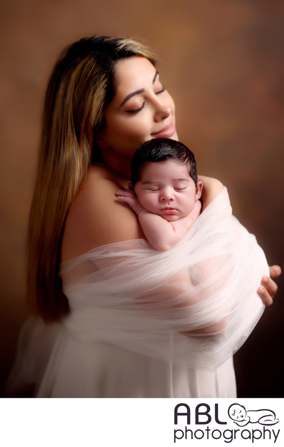 Newborn Photography San Diego, mom with newborn