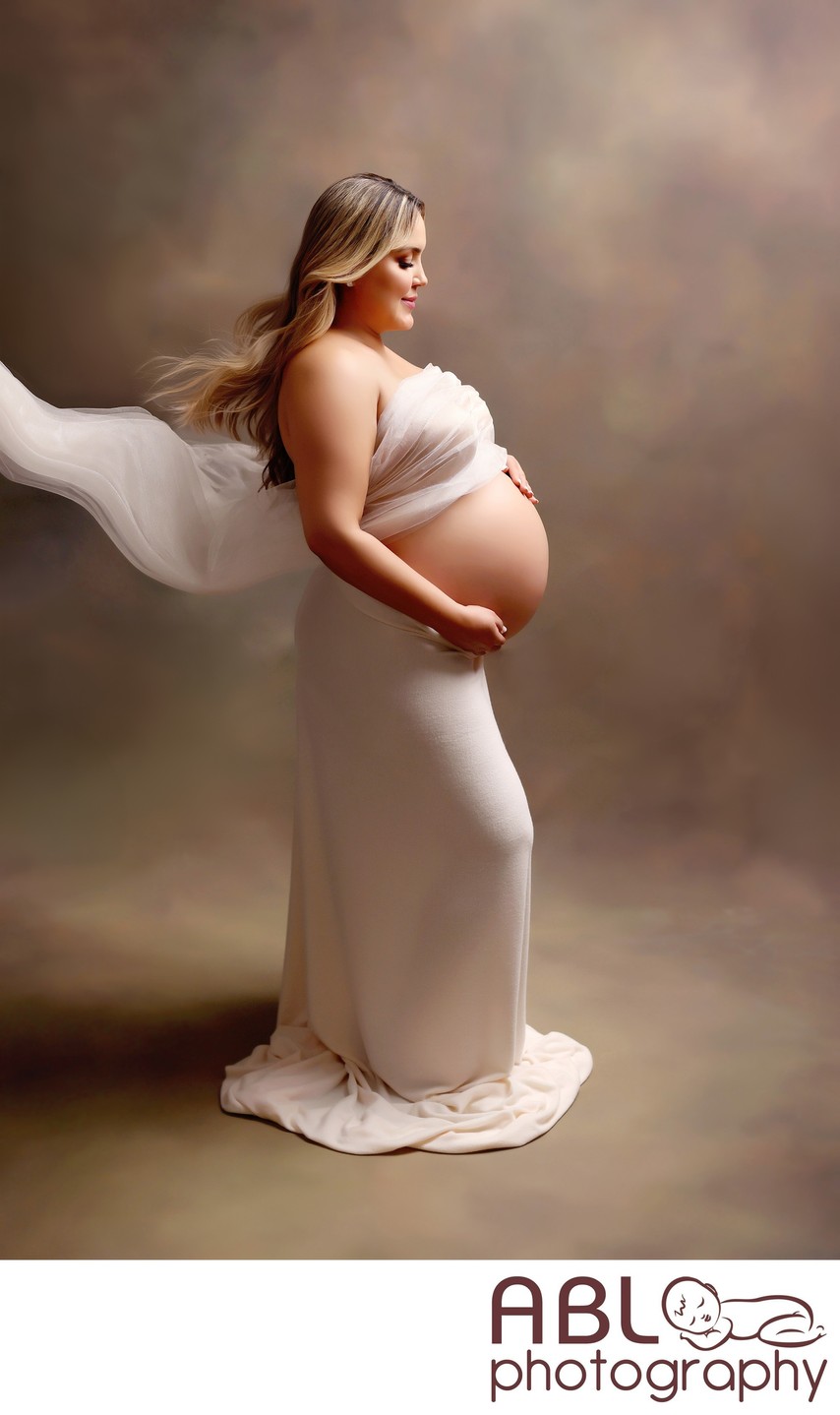 Pregnancy photo shoot in San Diego, flowing fabrics