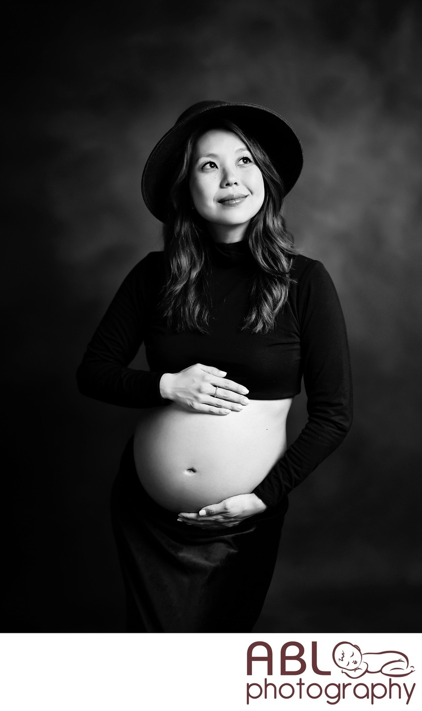 San Diego maternity photographer black and white photos