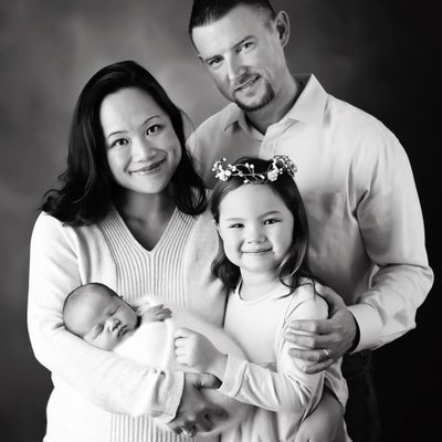 San Diego newborn photographers, family portraits