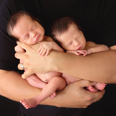 Newborn photo shoot twin posing ideas