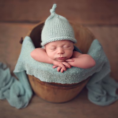Chula Vista newborn baby photographer, baby boy in teal
