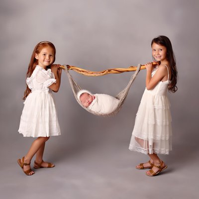 Newborn photos with siblings San Diego