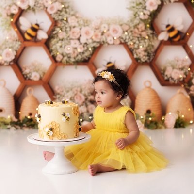 Sweet as can bee cake smash