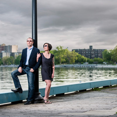 Mimico Waterfront Park, Couple posing against light pole 