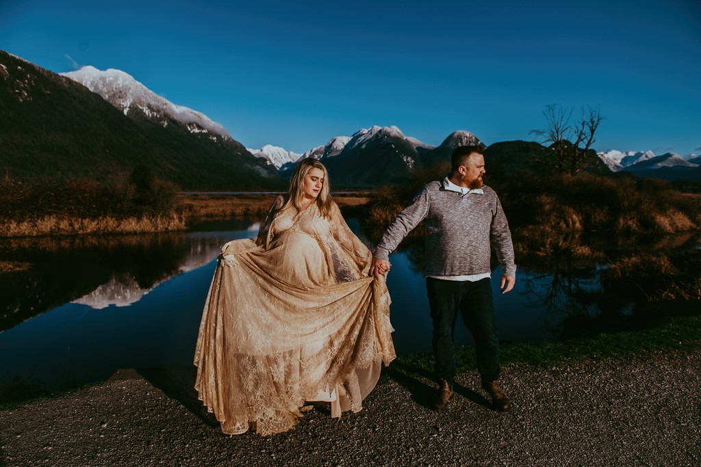 Mountain Maternity Session in Pitt Meadows
