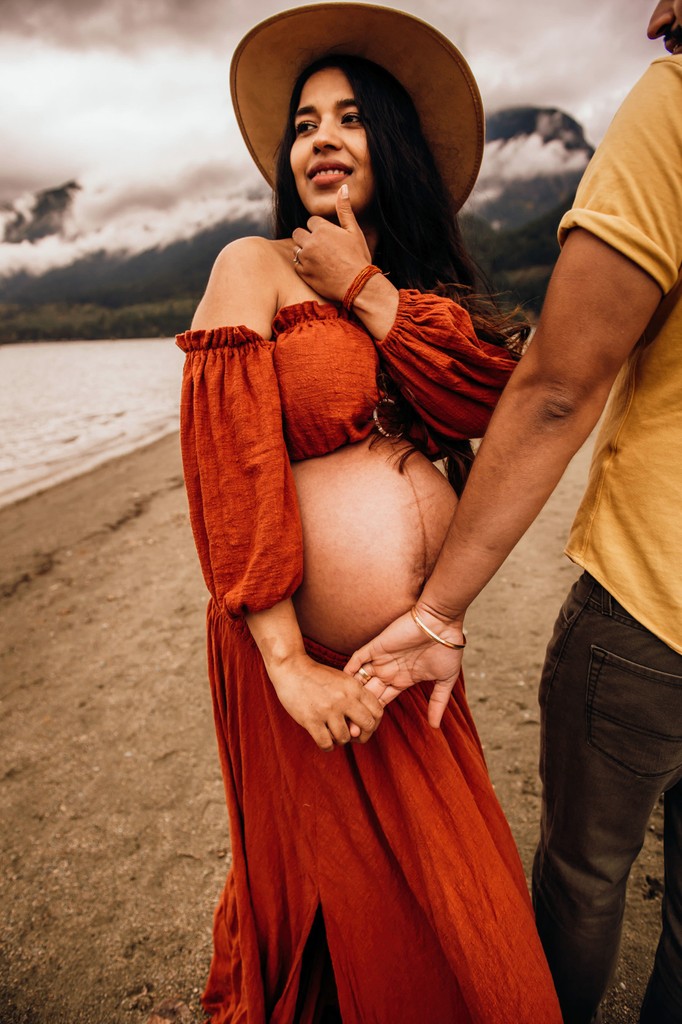 Mountain Maternity Photography Shoot, Hope British Columbia