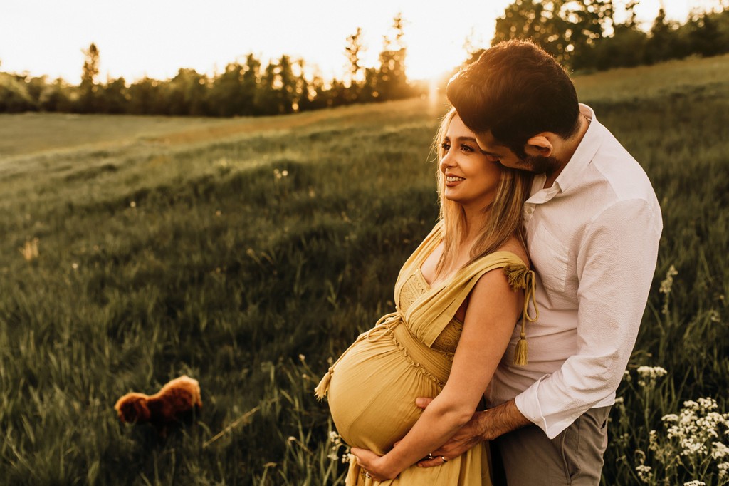 Maternity How to Pose an Expecting Couple 