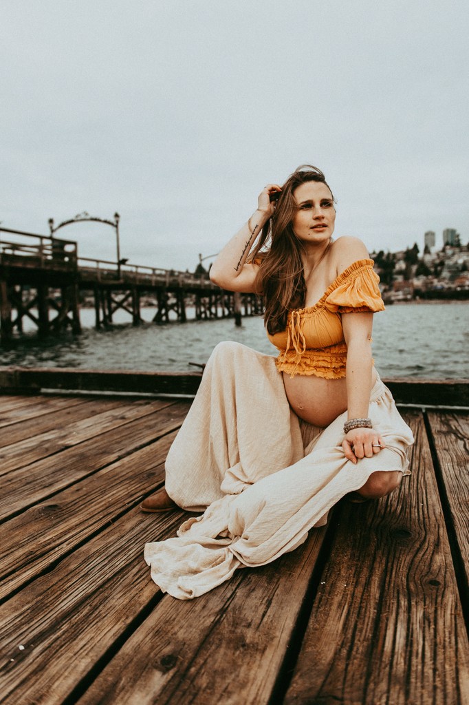 Maternity Session at White Rock Pier, Surrey 