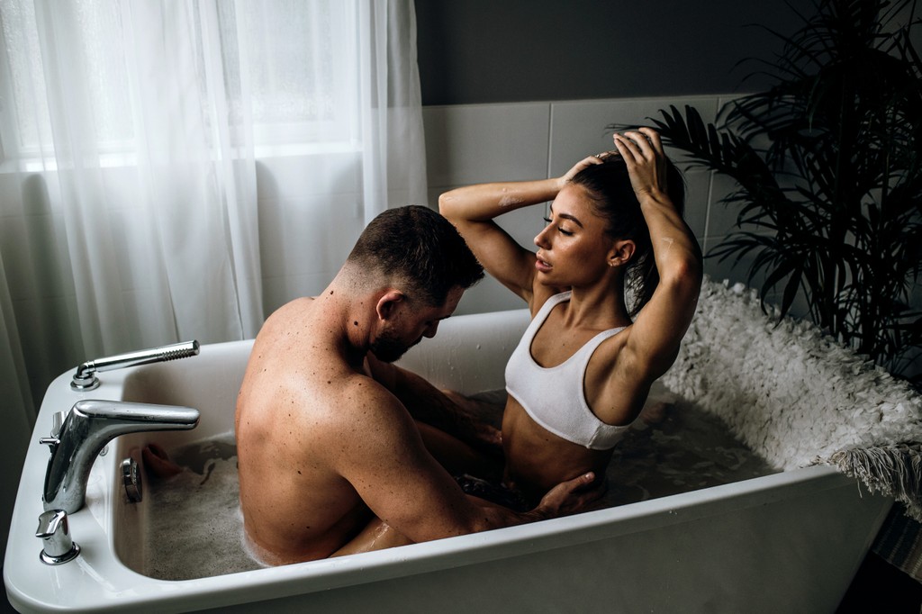 In Home Sexy Bathtub Session of Couple