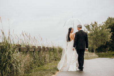 Rainy Portraits of the Bride and Groom in Pitt Meadows