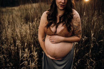 Bare Pregnant Belly Photography at Maternity Session 