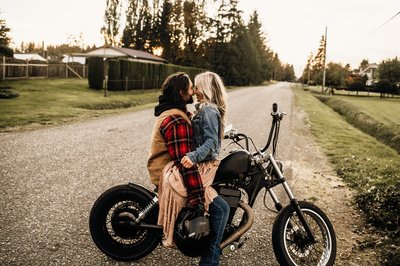 Sexy Couple Shoot on Motorcycle 