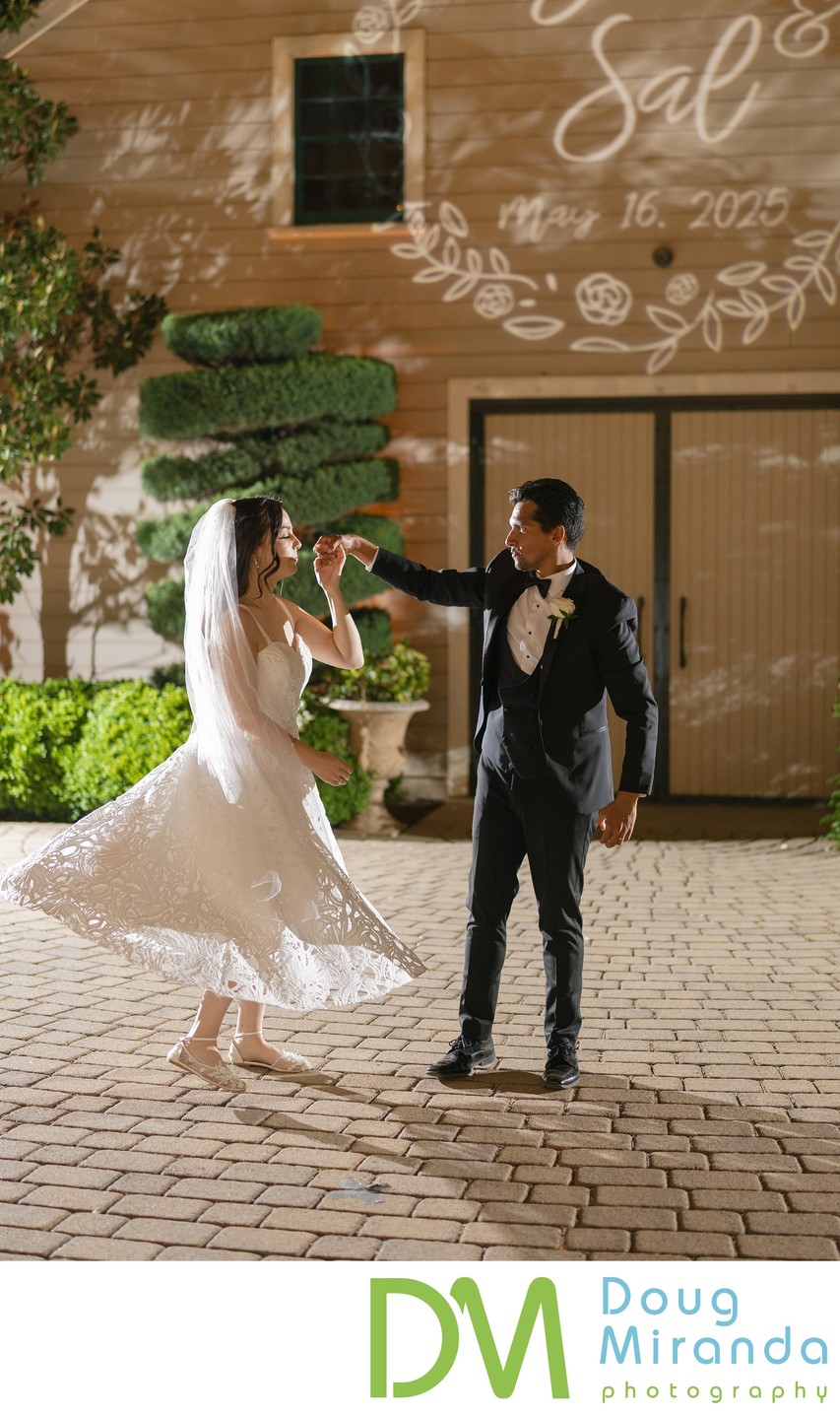 Scribner Bend Vineyards Wedding First Dance